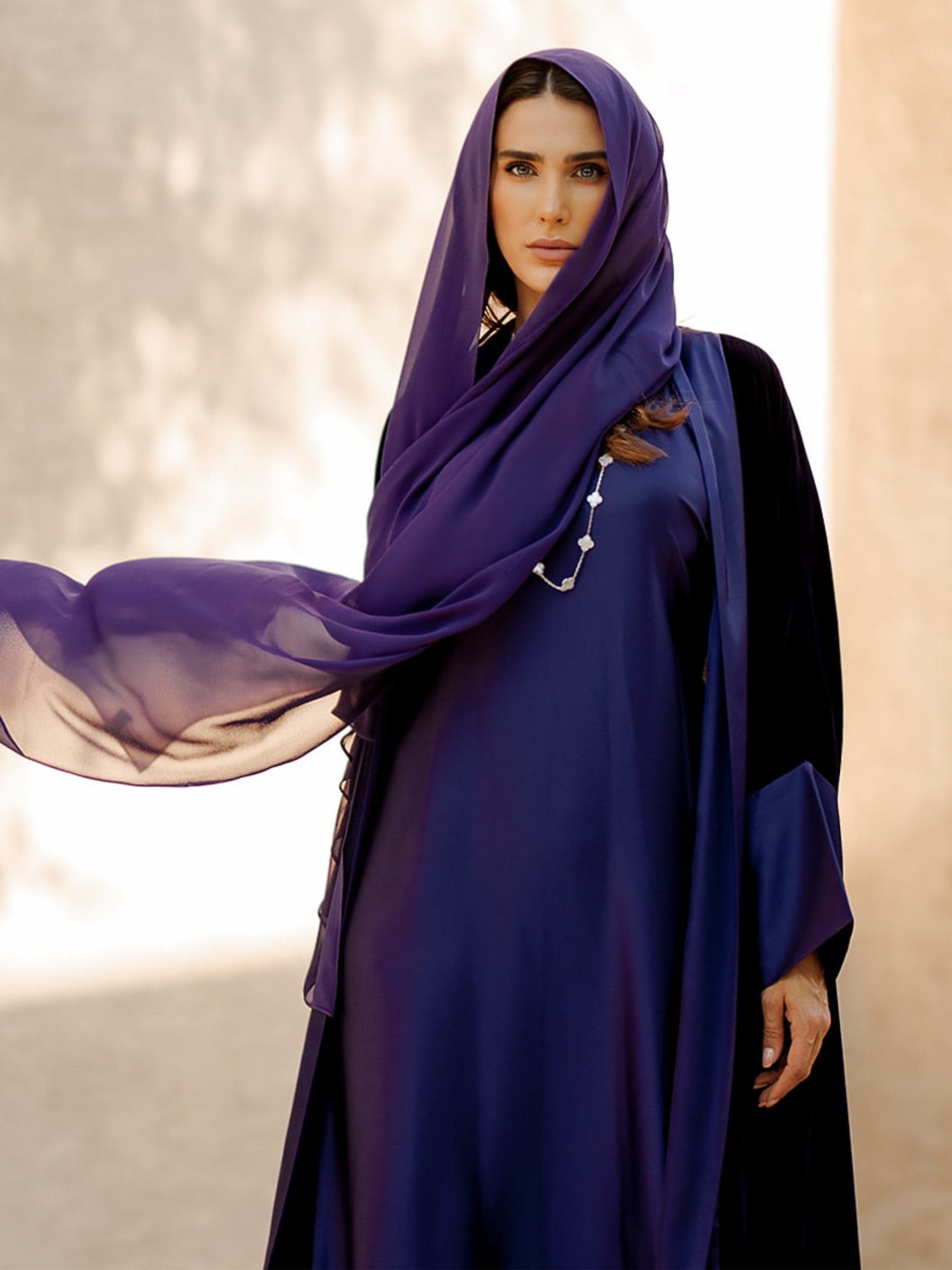عباية ليلاك باللون البنفسجي
