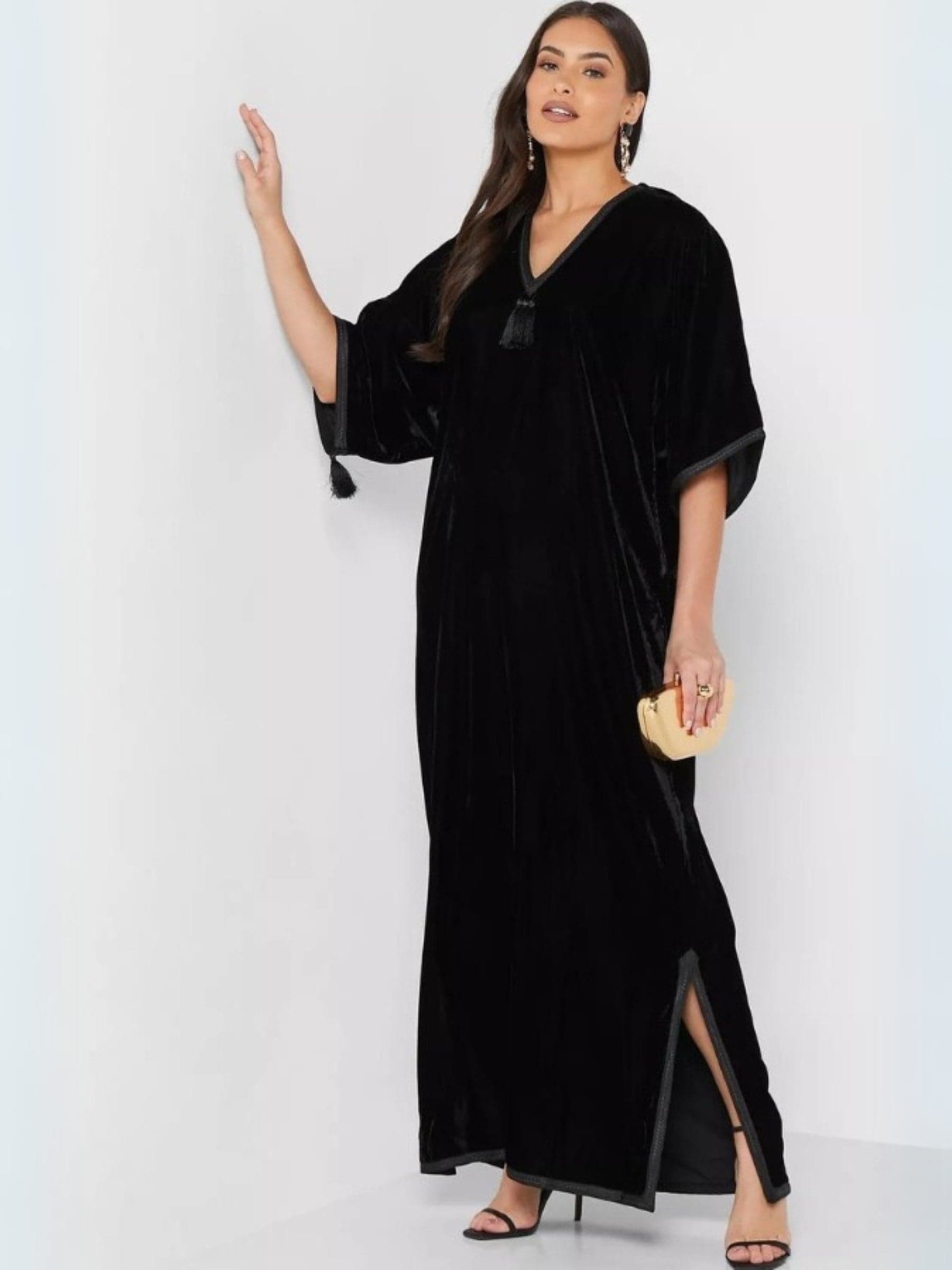 Qamar Velvet Kaftan Black