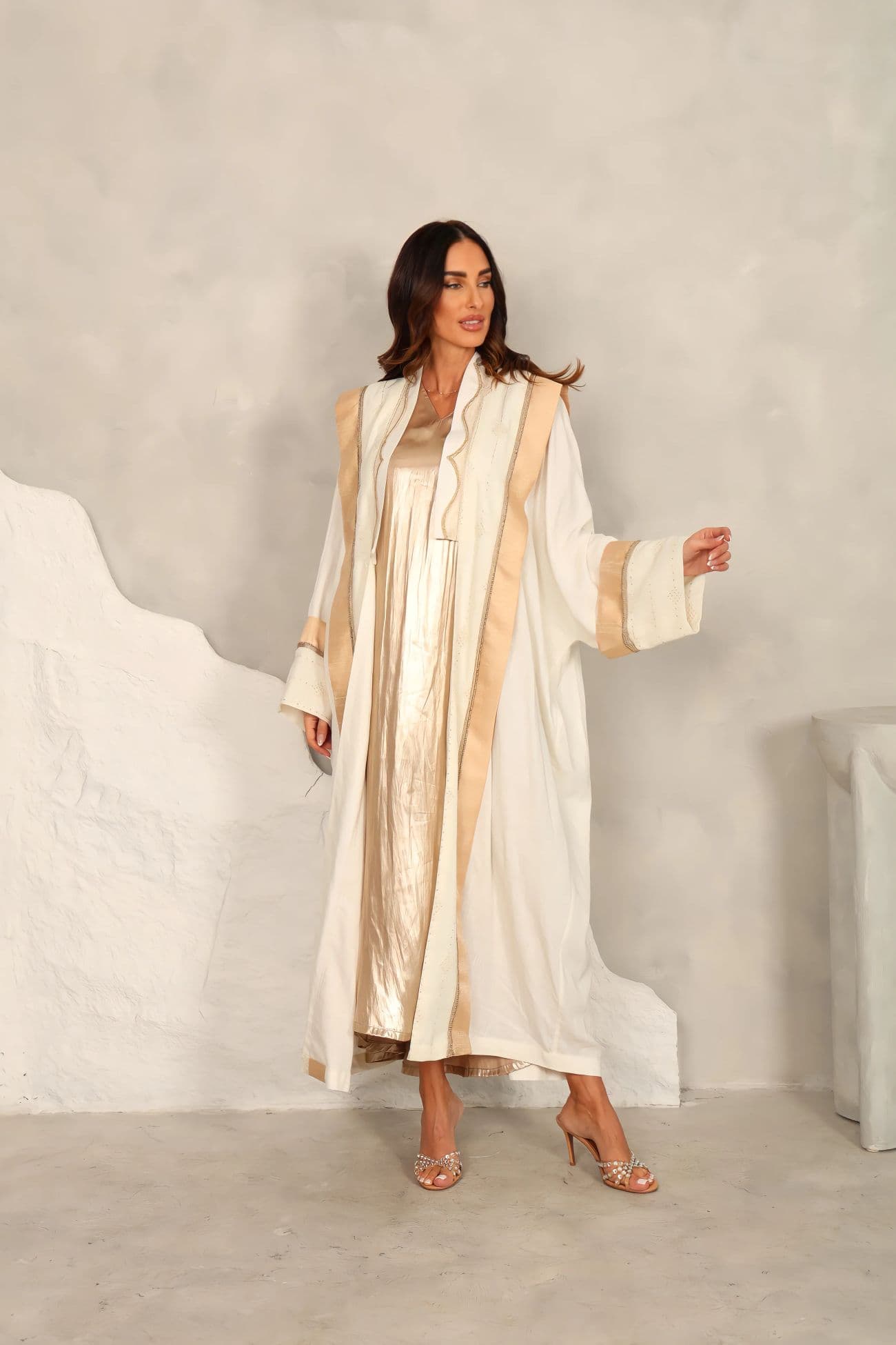عباية كتان أوف وايت — Off-White 1