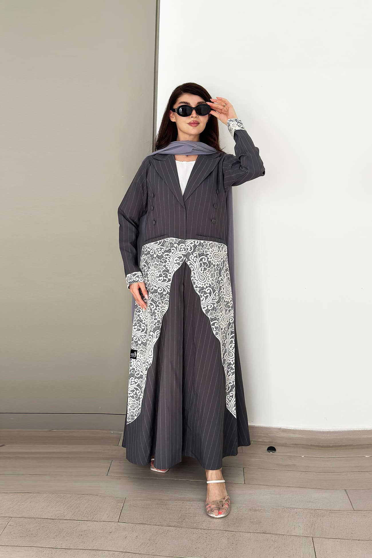 Grey-R-202584