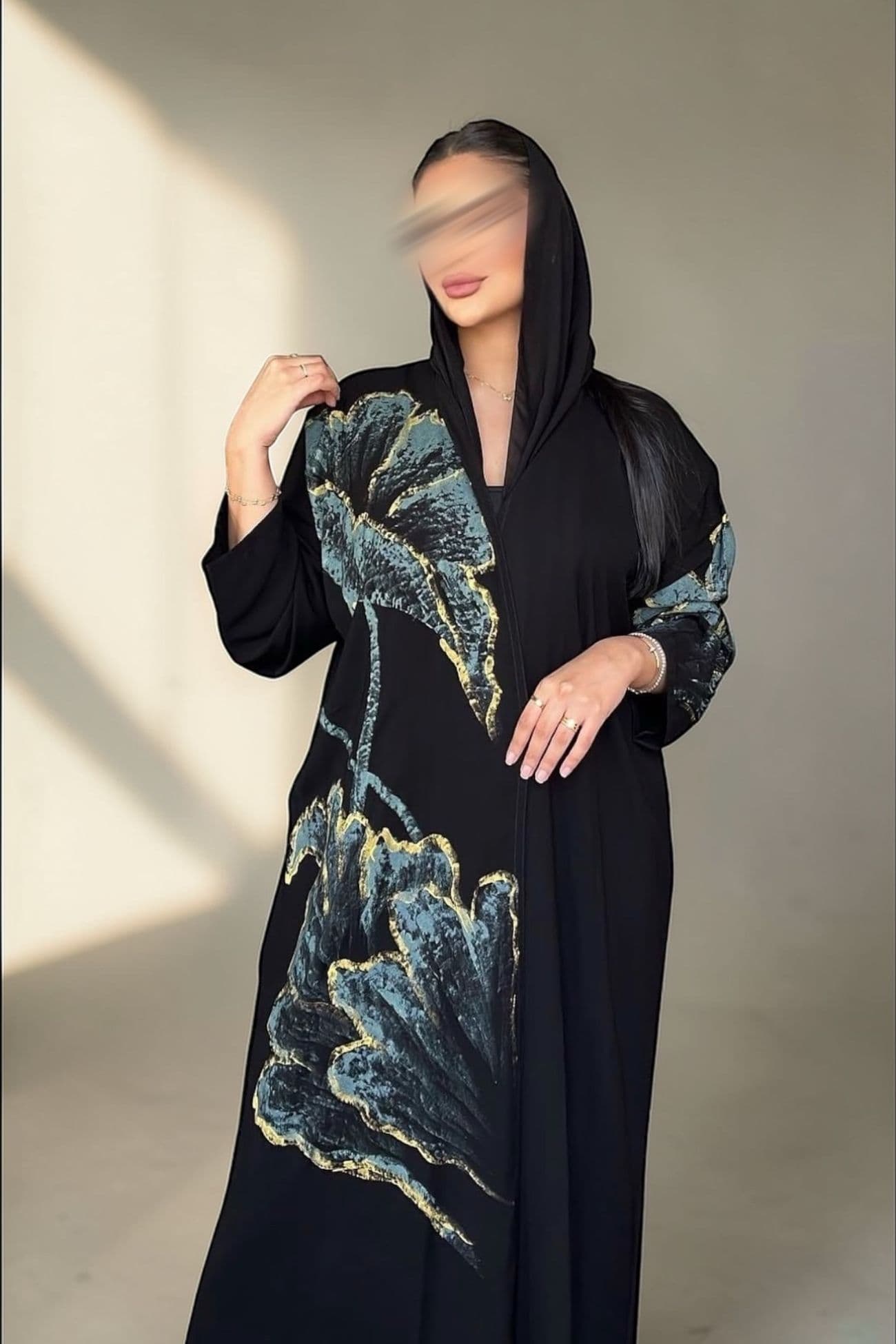Custom abaya with a unique hand-painted design AM04