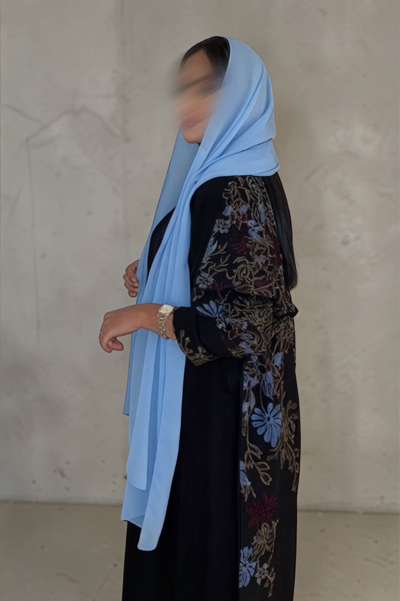 Abaya with embroidery on the back