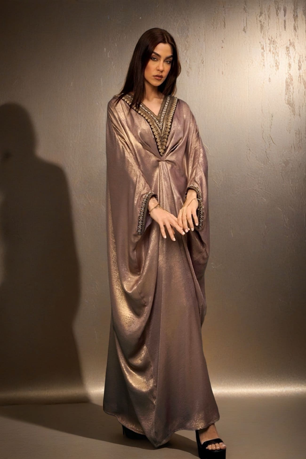 قفطان موف لامع
