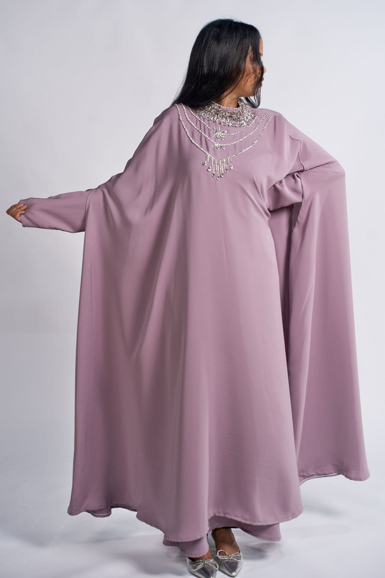 Chandelier Neck Abaya