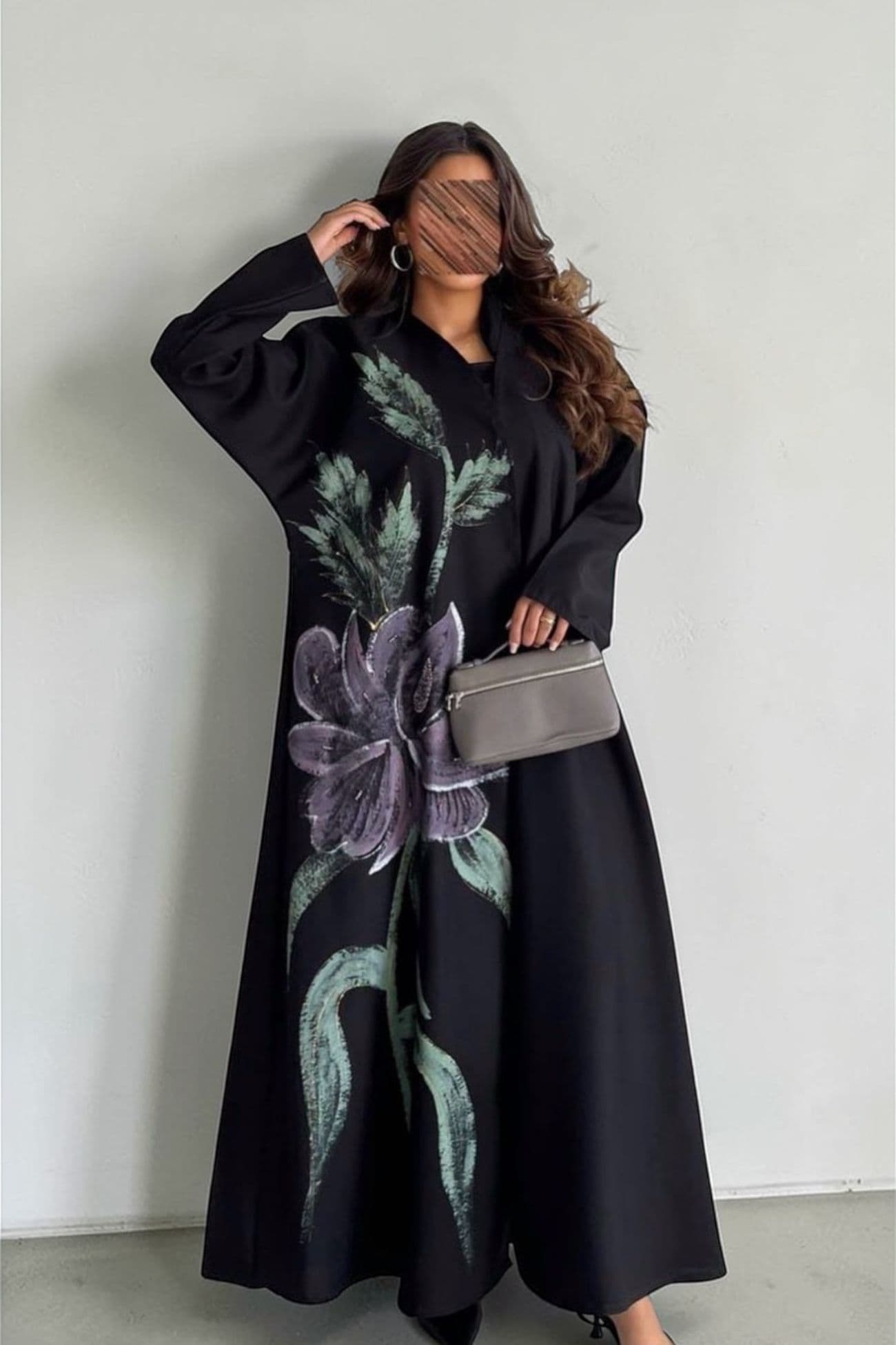 Custom abaya with hand-painted design AM02
